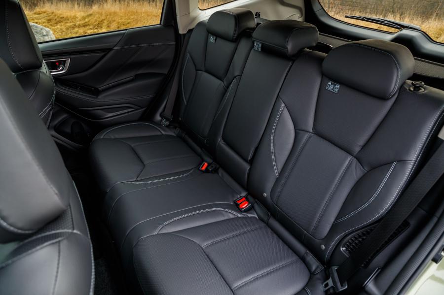 Интерьер Subaru Forester e-Boxer 2019 года  (WW) (фото 6 из 69)